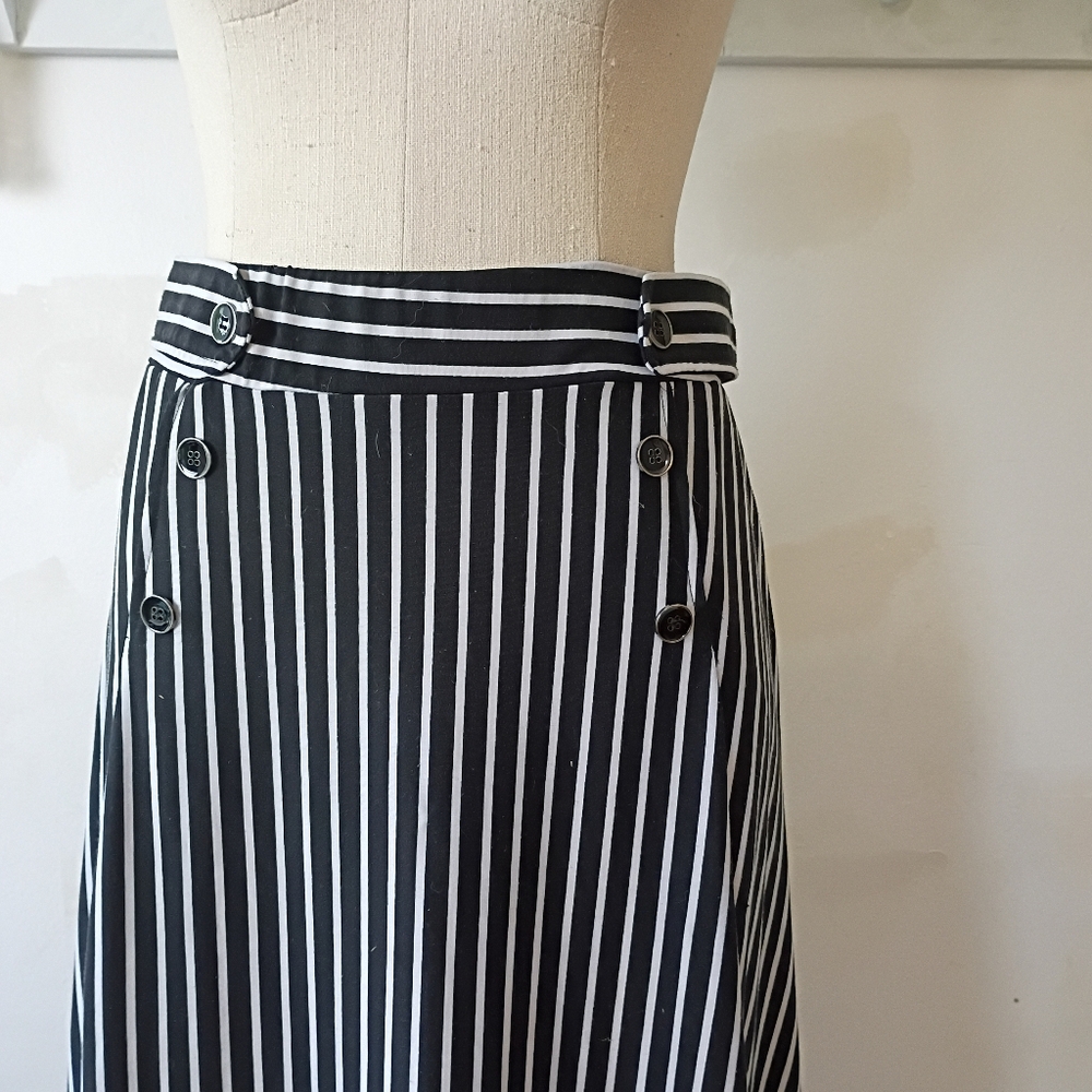 Robert Louis Black and White Buttoned A-Line Skirt
